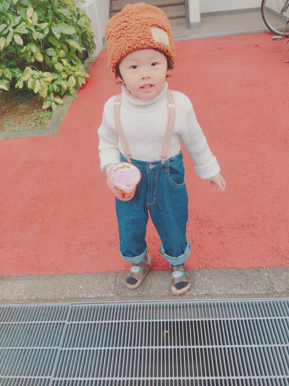 「秋コーデ、キッズコーデ、キッズファッション、プチプラ、kidsfashion、2歳、boy、あさぷん」｜「GAPのアイテム（帽子、ブラウン系）」を使った、bubu   𓅫さん（キッズ・90cm）の秋コーディネートの1枚目の写真