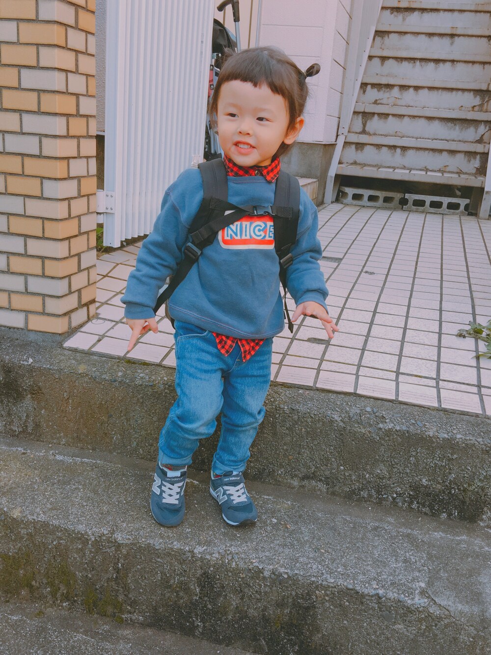 「あさぷん、カジュアルコーデ、パンツスタイル、kids、kidsfashion、boy、息子、2歳、古着、used」｜「GLOBAL WORKの【キッズ】バックパック/728237（バックパック/リュック、ブラック系）」を使った、bubu   𓅫さん（キッズ・100cm）の秋コーディネートの1枚目の写真