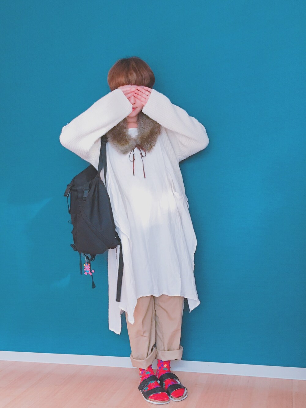 「ワンピース、ファー、ママコーデ、ママファッション、ベリーショート、つけ襟」｜「UNIQLOのアイテム（ニット/セーター、ホワイト系）」を使った、bubu   𓅫さん（レディース・160cm）の秋コーディネートの1枚目の写真