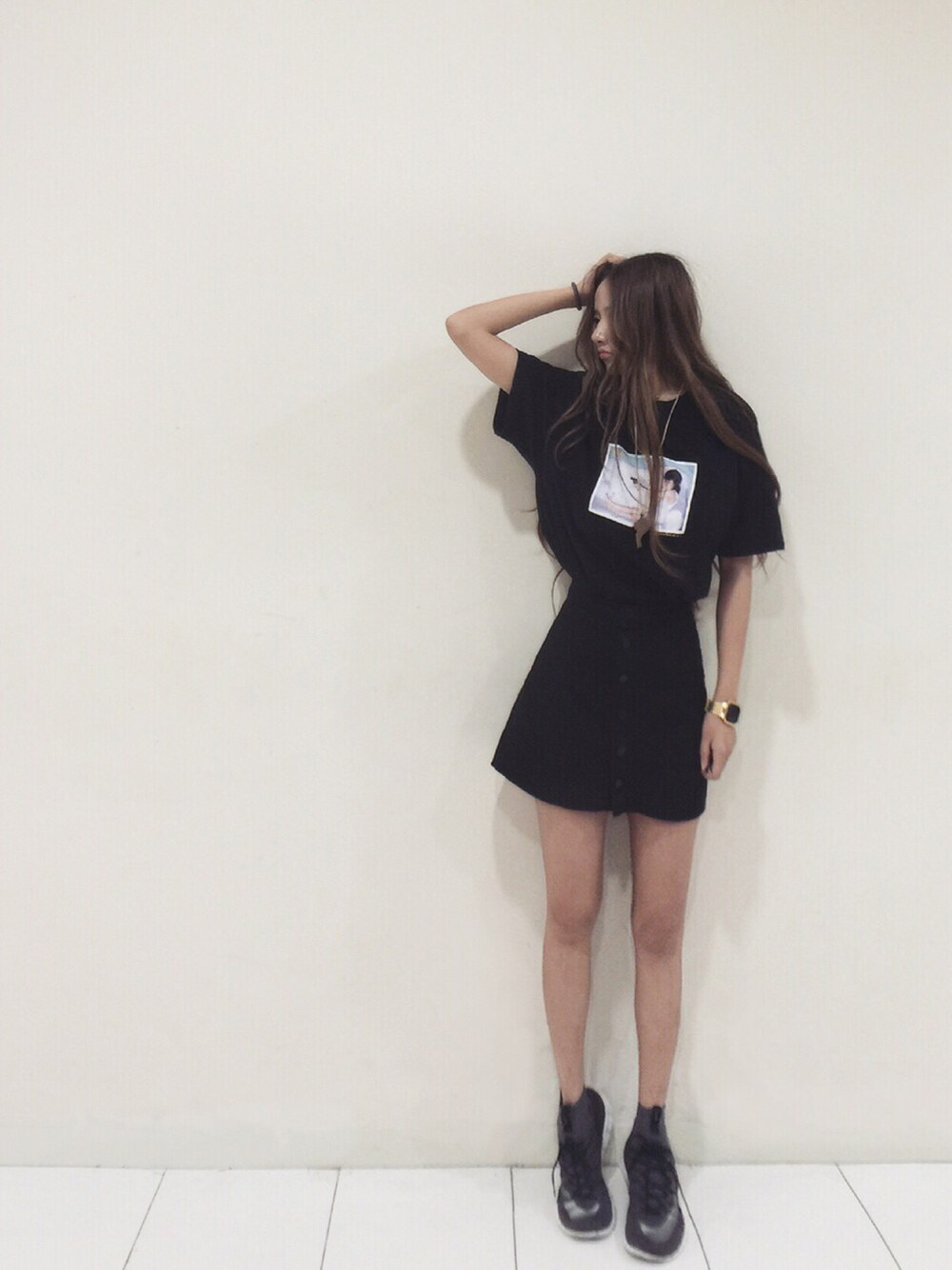 「daily look、NIKE、American Apparel、wdywt、total look、visvim」｜「St.Rollerのアイテム（Tシャツ/カットソー、ブラック系）」を使った、吴大冷さん（レディース・162cm）の秋コーディネートの1枚目の写真