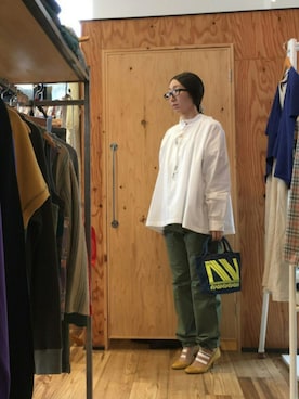 「アイテム（カーゴパンツ）」を使った、mayumiさん（レディース・161cm）の春コーディネート