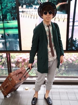 「ストローハット」｜「アイテム（ステンカラーコート）」を使った、つっしーさん（メンズ・174cm）の夏コーディネート