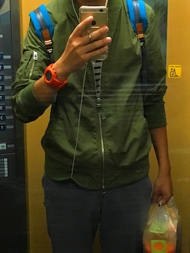 「UNIQLO（ユニクロ）のMEN スーピマコットンボーダーT（半袖）A（Tシャツ/カットソー、ホワイト系）」を使った、吉田和弘さん（メンズ・174cm）の秋コーディネート