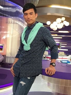 「ESPRIT（エスプリ）のアイテム（トップス）」を使った、吳雲甫さん（メンズ・182cm）の春コーディネート