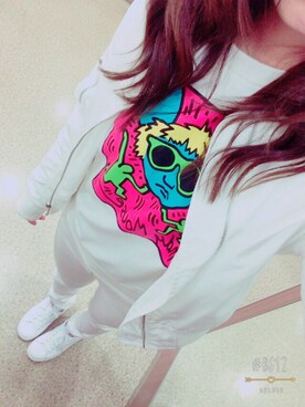「Keith Haring（キース・ヘリング）のアイテム（トップス）」を使った、nasyaさん（レディース・166cm）の冬コーディネート