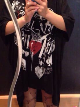「SEX POT ReVeNGeのアイテム（Tシャツ/カットソー、ブラック系）」を使った、Yukiさん（レディース）の夏コーディネート