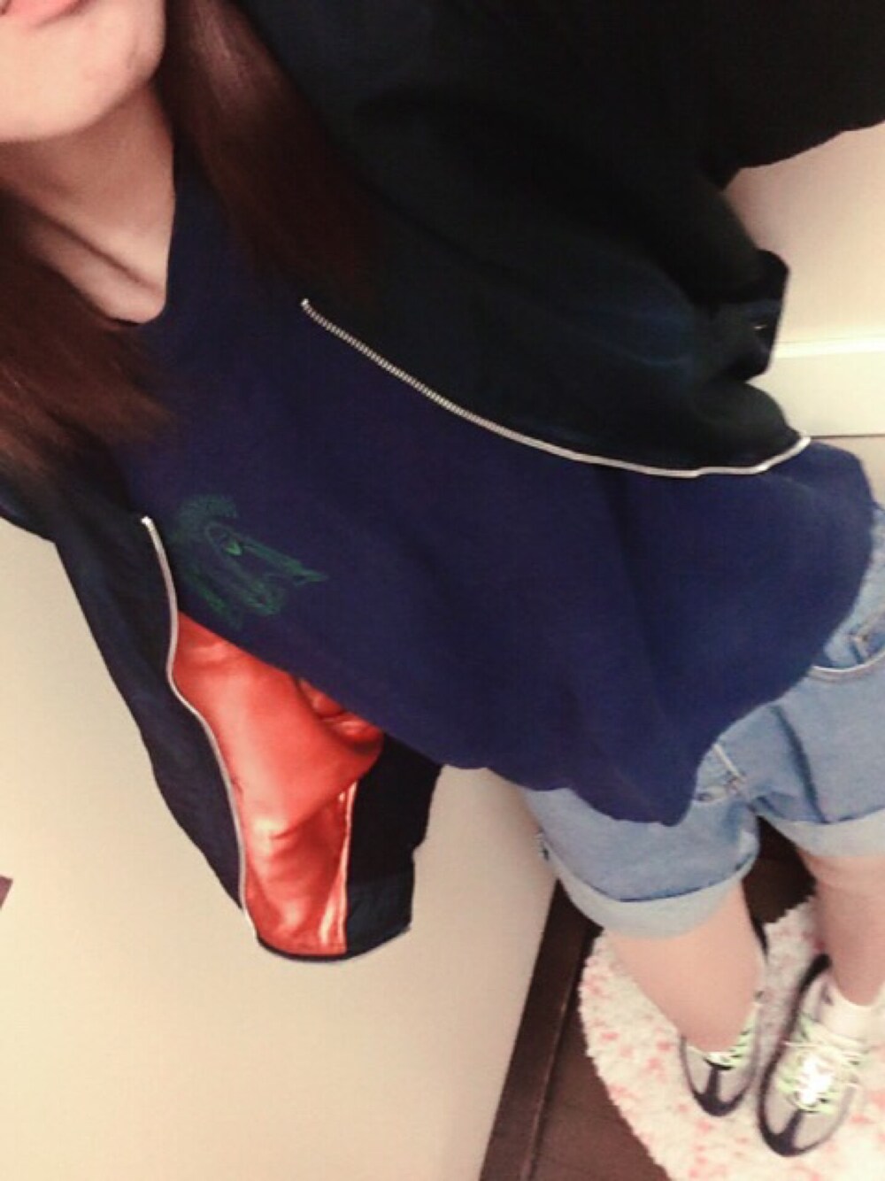 「シンプル、スニーカーコーデ、デニム、used、ショートパンツ、MA-1、PORTER、stussy、ストリート」｜「fine usedのアイテム（ブルゾン、ブルー系）」を使った、海音さん（レディース・166cm）の冬コーディネートの1枚目の写真
