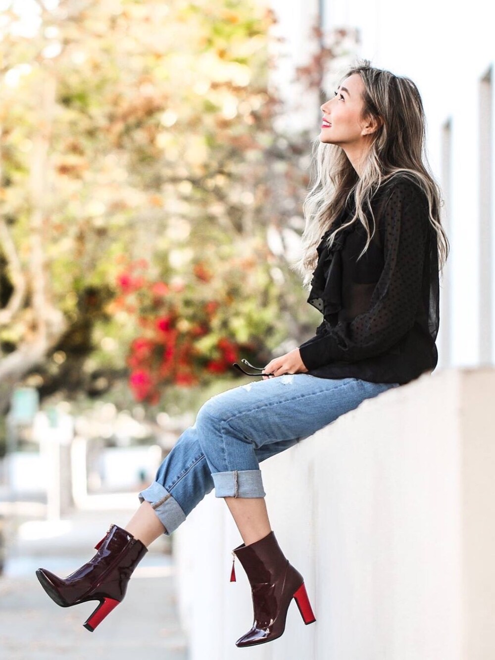 「R29BootiesOrBust、ootd、outfit、fall、denim、streetstyle」｜「public desireのアイテム（ブーツ、レッド系）」を使った、queenhorsfallさん（レディース・163cm）の秋コーディネートの1枚目の写真