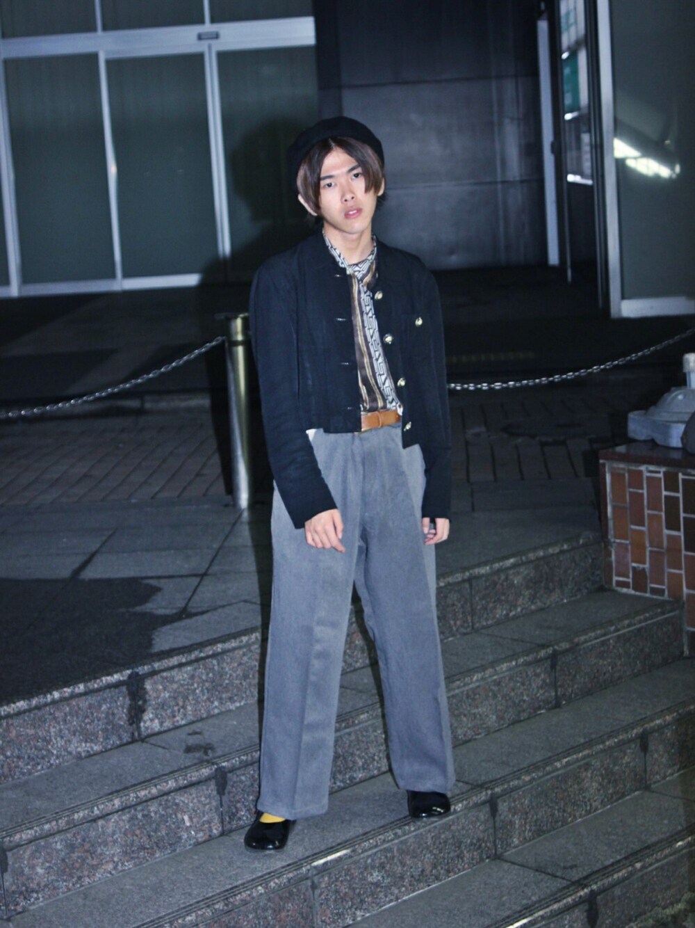 「ベレー帽、柄シャツ、 モノトーン、 ビルケンシュトック、 ワイドスラックス」｜「usedのシルクシャツ。手触りやばい（シャツ/ブラウス、その他）」を使った、Eijiさん（メンズ・165cm）の夏コーディネートの1枚目の写真