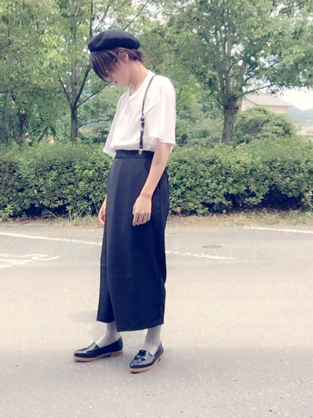 「ユニセックス、ベレー帽、モノトーン、ドラフトEMO、黒、Tシャツ、ラップパンツ、スカーチョ、ジェンダーレス」｜「EMODAのWRAP WIDE パンツ（その他パンツ、ブラック系）」を使った、Eijiさん（メンズ・165cm）の夏コーディネートの1枚目の写真
