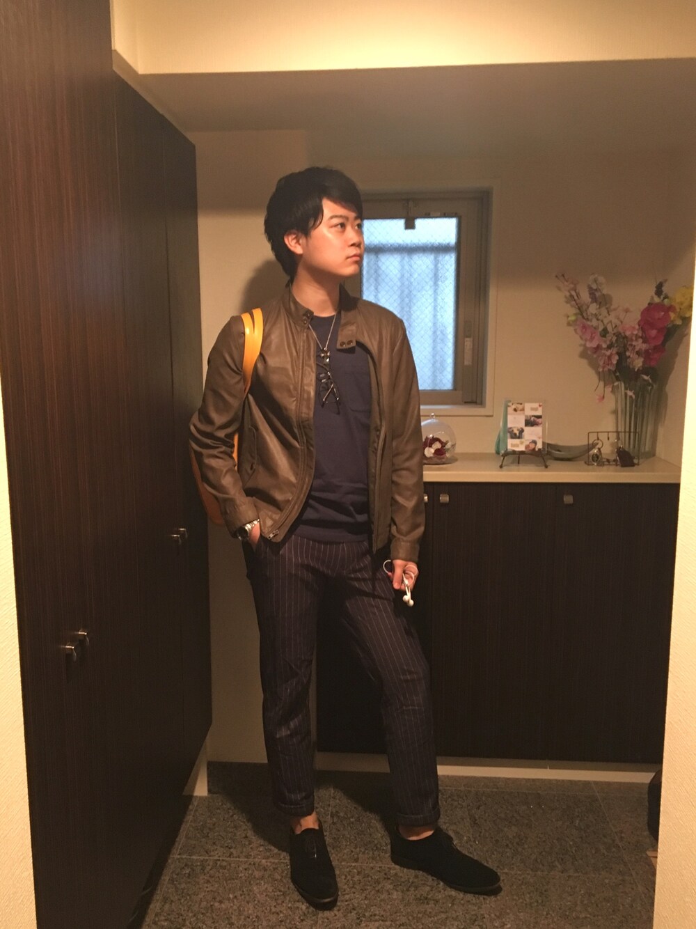 「春コーデ、コムサイズム、UNIQLO、めがね、シンプル、GAP」｜「UNIQLOのアイテム（Tシャツ/カットソー、その他）」を使った、kさん（メンズ・177cm）の春コーディネートの1枚目の写真