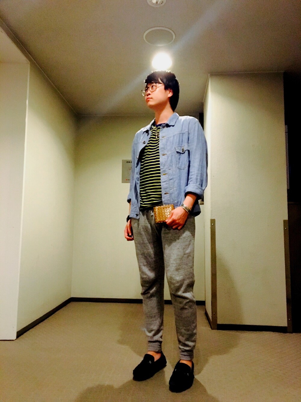 「ラフスタイル、早く飲みたい、夏よりは春コーデ、今とてもいい季節、梅雨やめてほしい」｜「GUのアイテム（ジャケット/アウター、ブルー系）」を使った、kさん（メンズ・177cm）の夏コーディネートの1枚目の写真