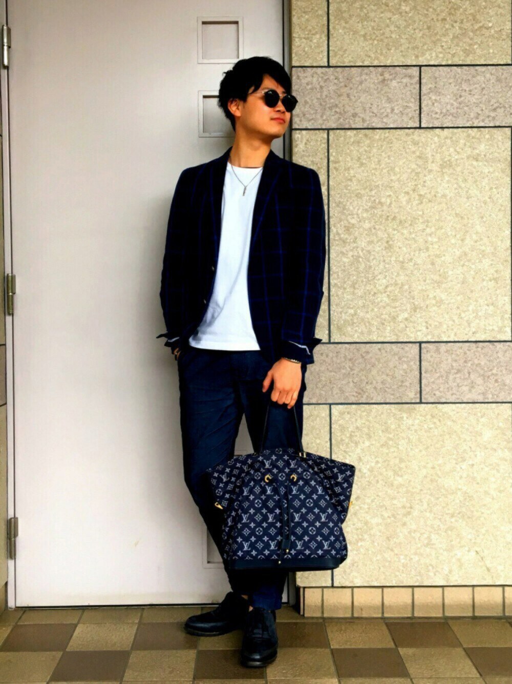 「きっちり、大人コーデ、パーティースタイル、寒い、格好間違えた、今日も頑張ろう」｜「Ray-Banのアイテム（サングラス、ブラック系）」を使った、kさん（メンズ・177cm）の秋コーディネートの1枚目の写真