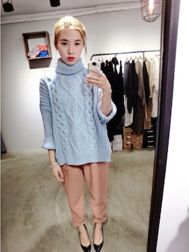 「PANTONE」｜Moon haloさん（レディース・162cm）の冬コーディネート