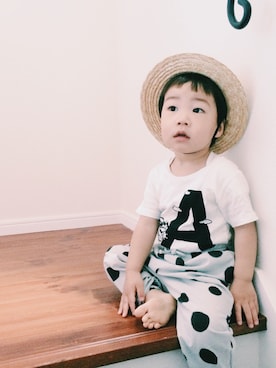 「UNIQLO Tシャツ」｜「アイテム（帽子）」を使った、KANTAさん（キッズ・90cm）の春コーディネート