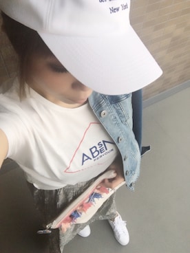 「GU（ジーユー）のアイテム（Tシャツ/カットソー、ホワイト系）」を使った、ぴーさん（レディース・164cm）の春コーディネート