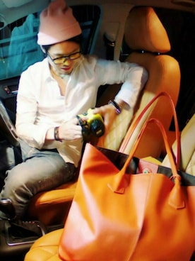 「アイテム（トートバッグ、オレンジ系）」を使った、タケダ苦い珈琲★★★さん（メンズ・164cm）の春コーディネート