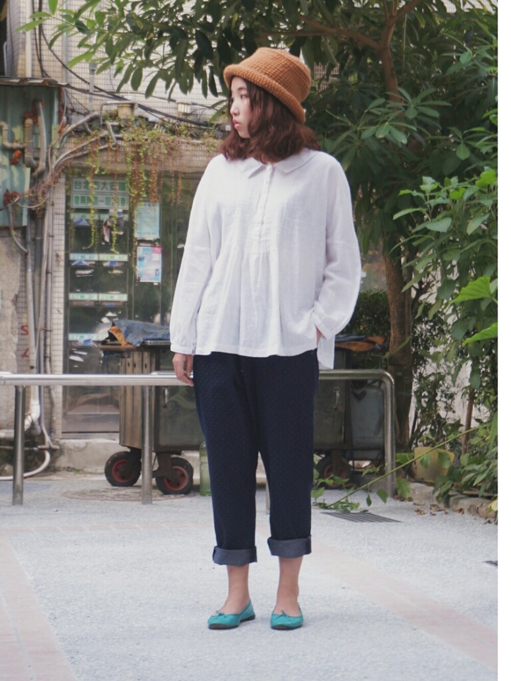 「my basic select、東區、臺北、日系」｜「0_1のアイテム（デニムパンツ、ブルー系）」を使った、許Karen さん（レディース・160cm）の秋コーディネートの1枚目の写真