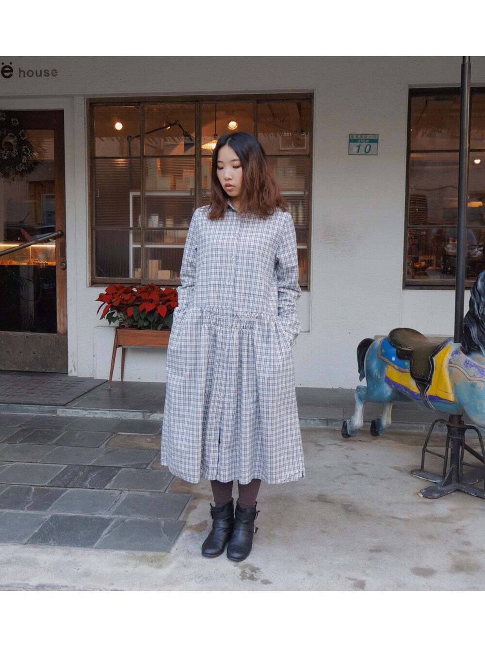 「台北、my basic select」｜「my basic selectのアイテム（シャツワンピース、ベージュ系）」を使った、許Karen さん（レディース・160cm）の冬コーディネートの1枚目の写真