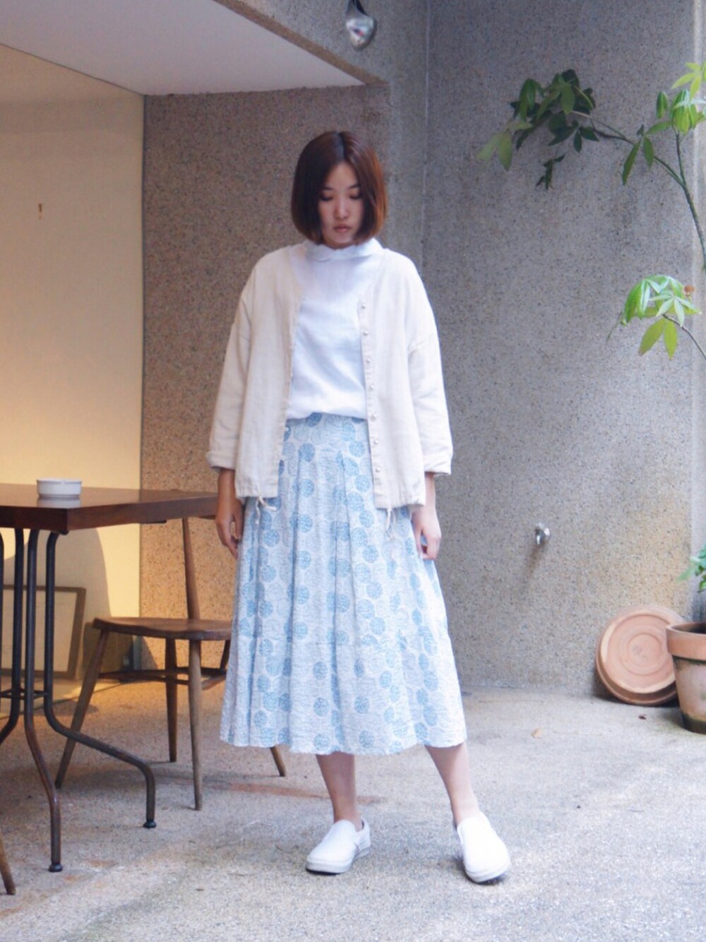 「TAIPEI、my basic select、日系」｜「VANSのアイテム（その他シューズ、ホワイト系）」を使った、許Karen さん（レディース・160cm）の春コーディネートの1枚目の写真