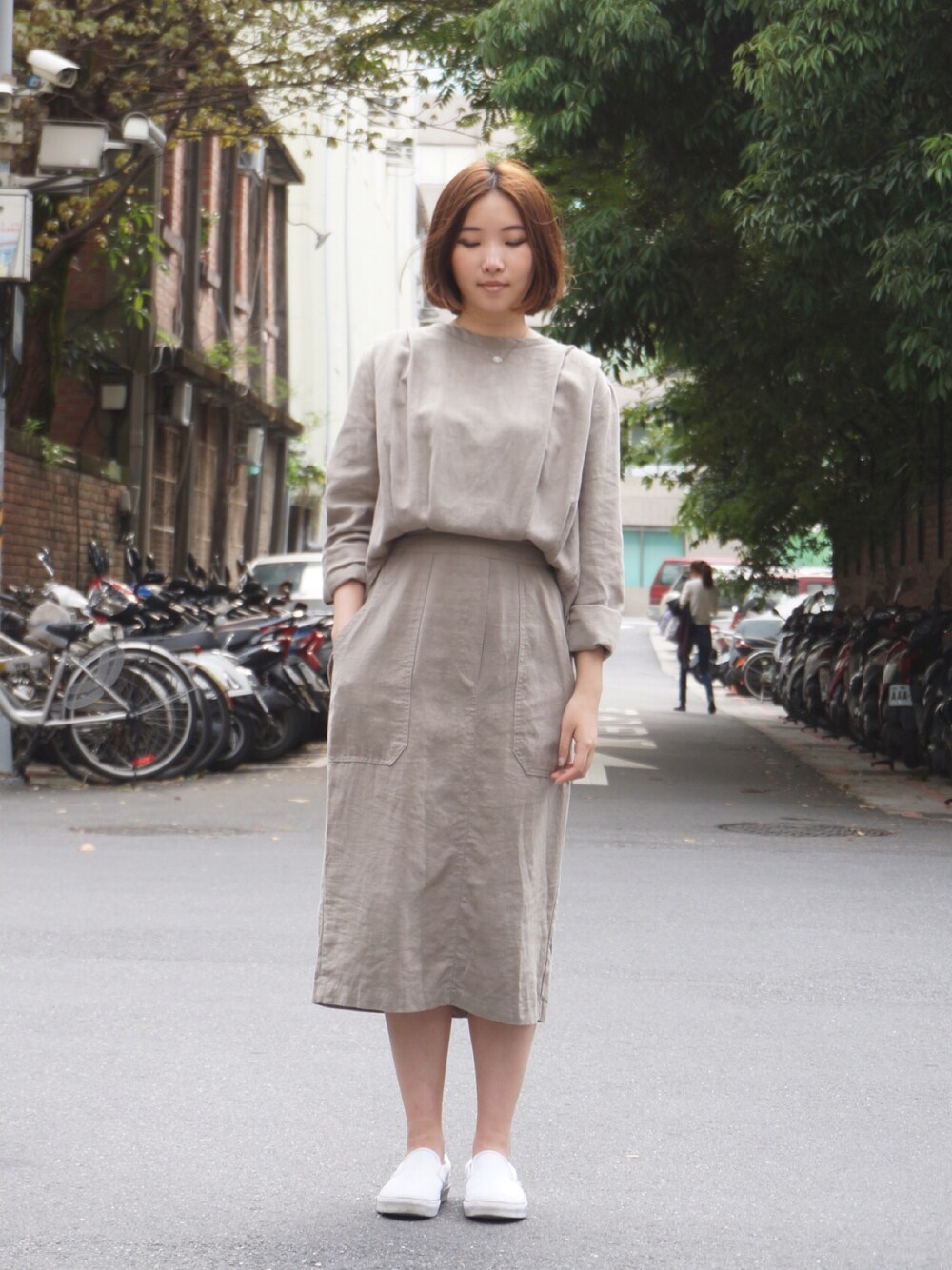 「日系、棉麻、東區、長洋裝」｜「my basic selectのアイテム（ワンピース、ベージュ系）」を使った、許Karen さん（レディース・160cm）の春コーディネートの1枚目の写真