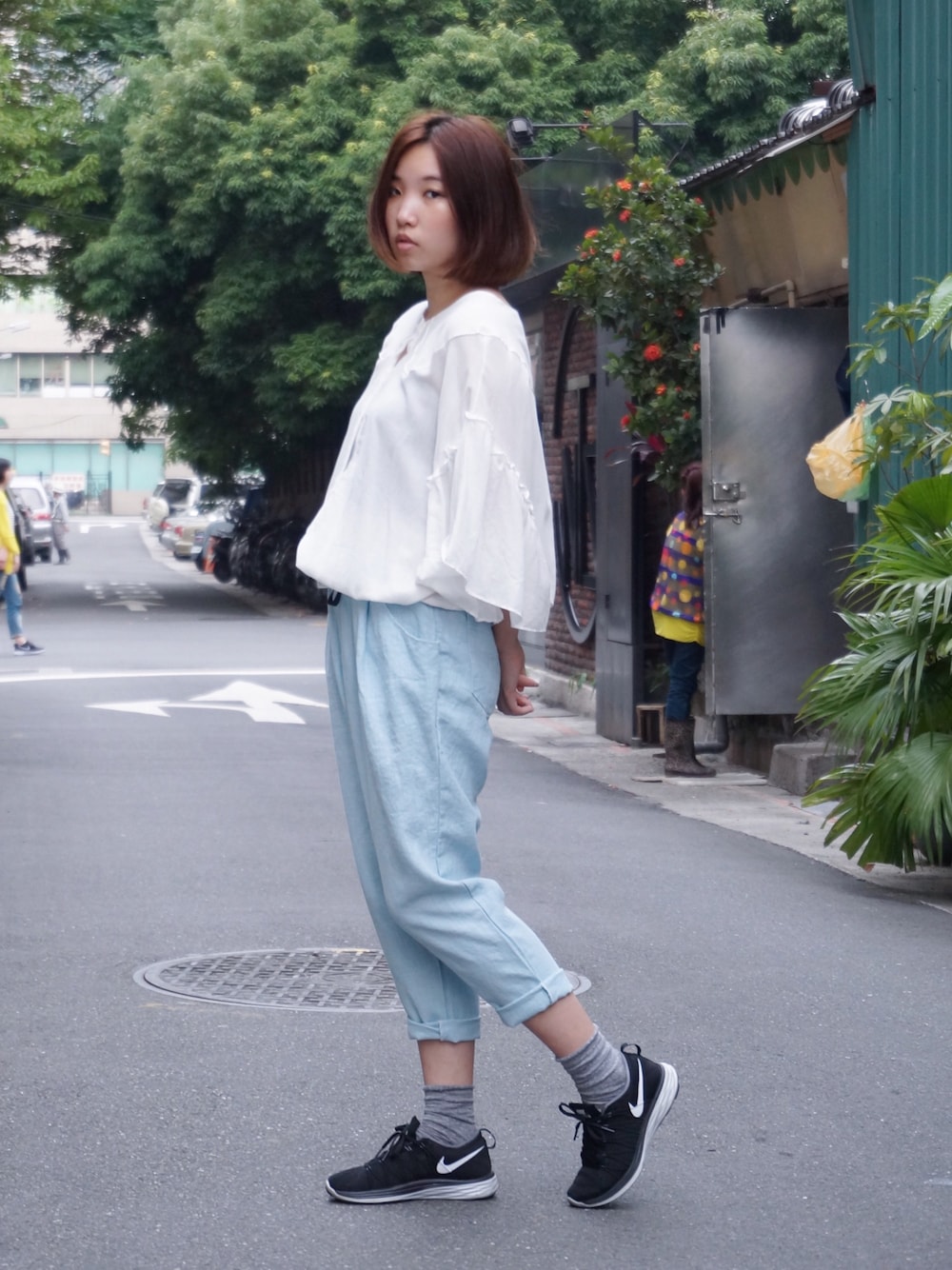 「my basic selectのアイテム（その他トップス、ホワイト系）」を使った、許Karen さん（レディース・160cm）の春コーディネートの1枚目の写真
