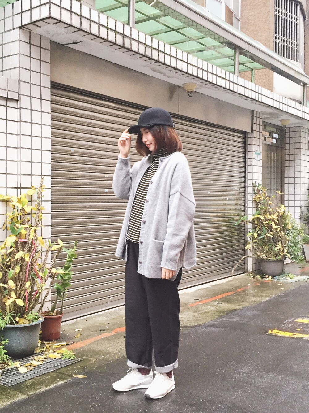 「my basic selectのアイテム（ジャケット/アウター、シルバー系）」を使った、許Karen さん（レディース・160cm）の春コーディネートの1枚目の写真