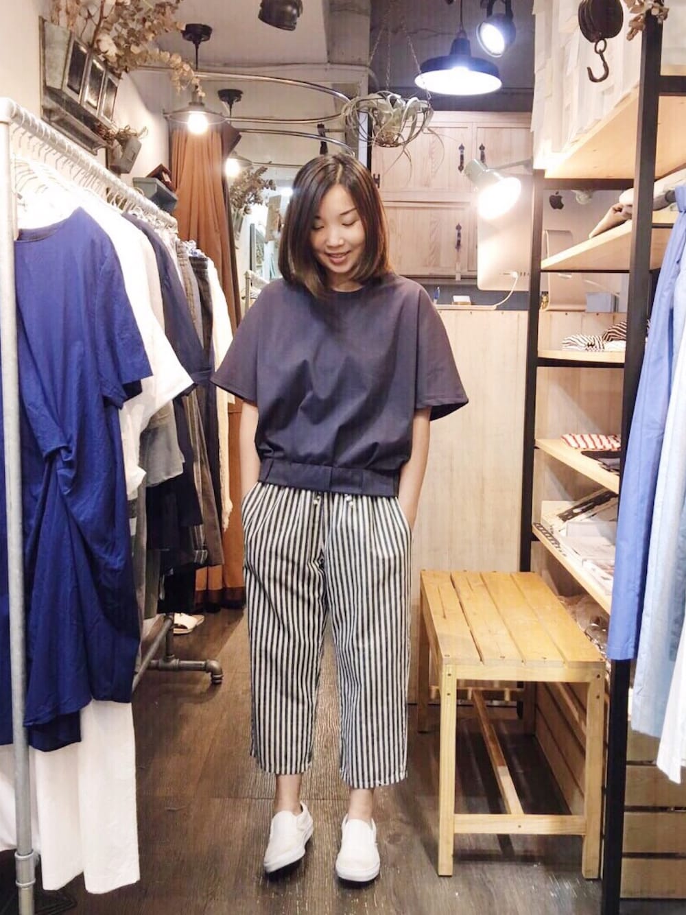 「カジュアルコーデ、サンダル、夏コーデ、パンツスタイル、條紋、ママコーデ」｜「my basic selectのアイテム（パンツ、ブルー系）」を使った、許Karen さん（レディース・160cm）の夏コーディネートの1枚目の写真