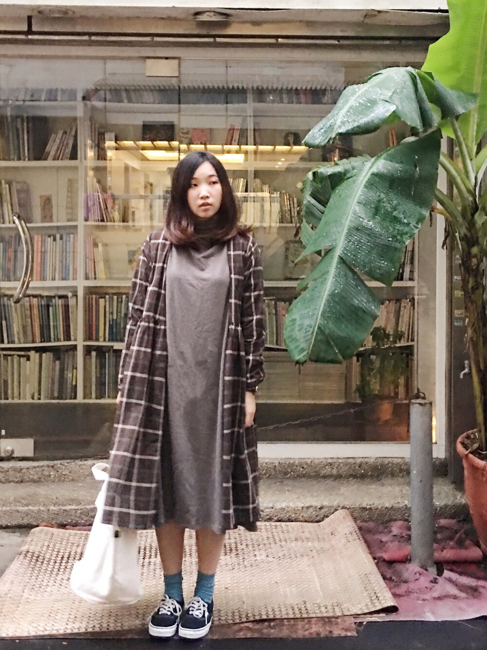 「ootd、outfit、dress、今日のコーデ、森ガール、洋服好きさんこの指と〜まれっ☝️☺️」｜「my basic selectのアイテム（ワンピース/ドレス、ブラウン系）」を使った、許Karen さん（レディース・160cm）の秋コーディネートの1枚目の写真