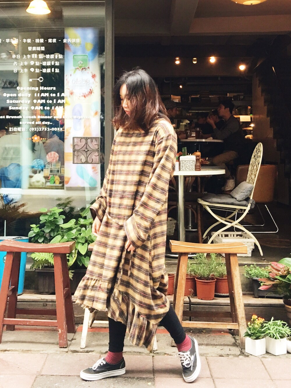 「ootd、outfit、今日のコーデ、洋服好きさんこの指と〜まれっ☝️☺️、korea、Taiwan、TAIPEI、ドレスシューズ、格子」｜「my basic selectのアイテム（ワンピース/ドレス、その他）」を使った、許Karen さん（レディース・160cm）の冬コーディネートの1枚目の写真
