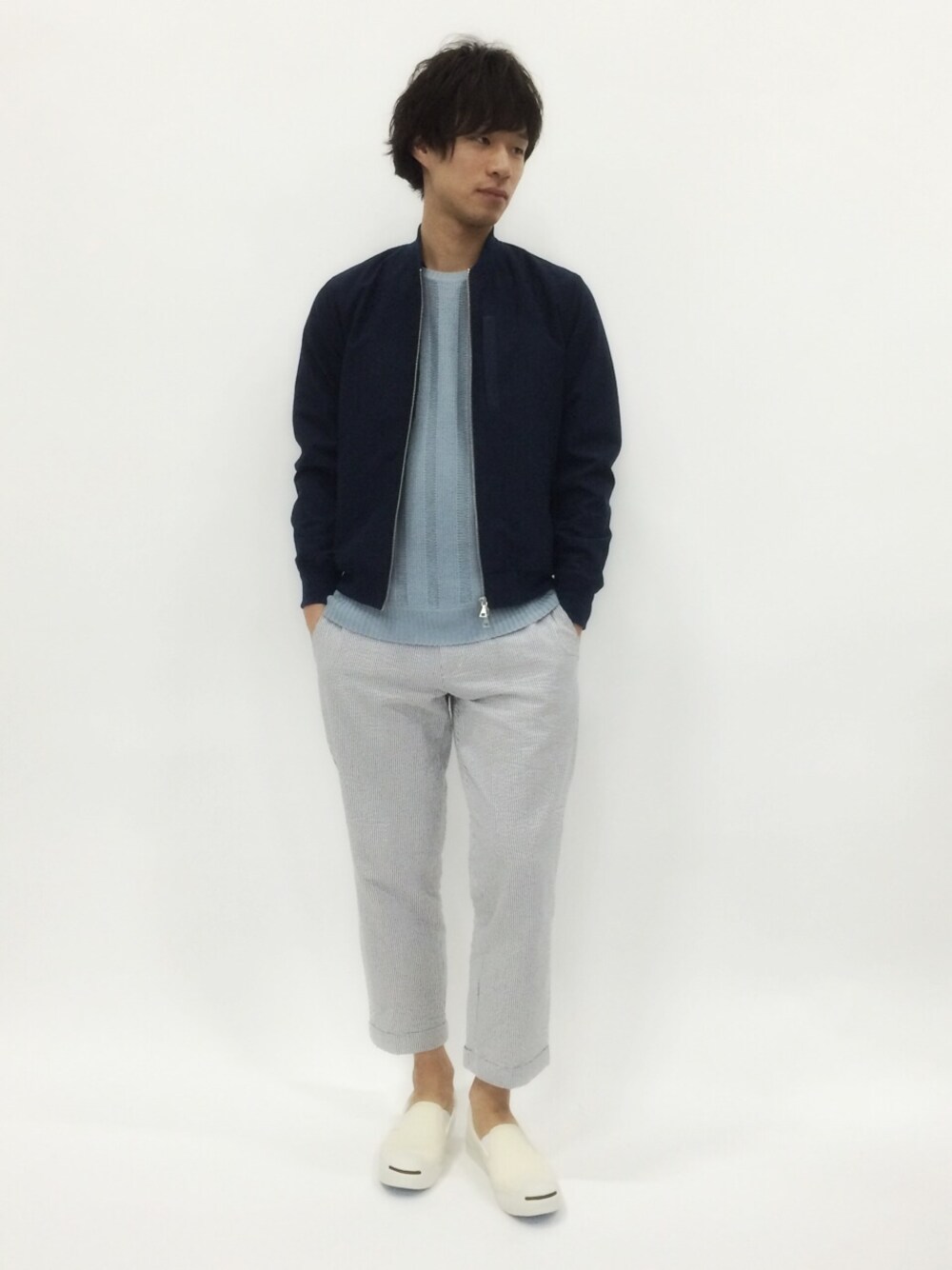 「MA-1、journal standard、ネイビー×ホワイト、シアサッカー、ciaopanicTYPY」｜「JOURNAL STANDARDのT/RグレンチェックMA-1 # （MA-1、ブルー系）」を使った、NandeyaNenさん（メンズ・180cm）の春コーディネートの1枚目の写真