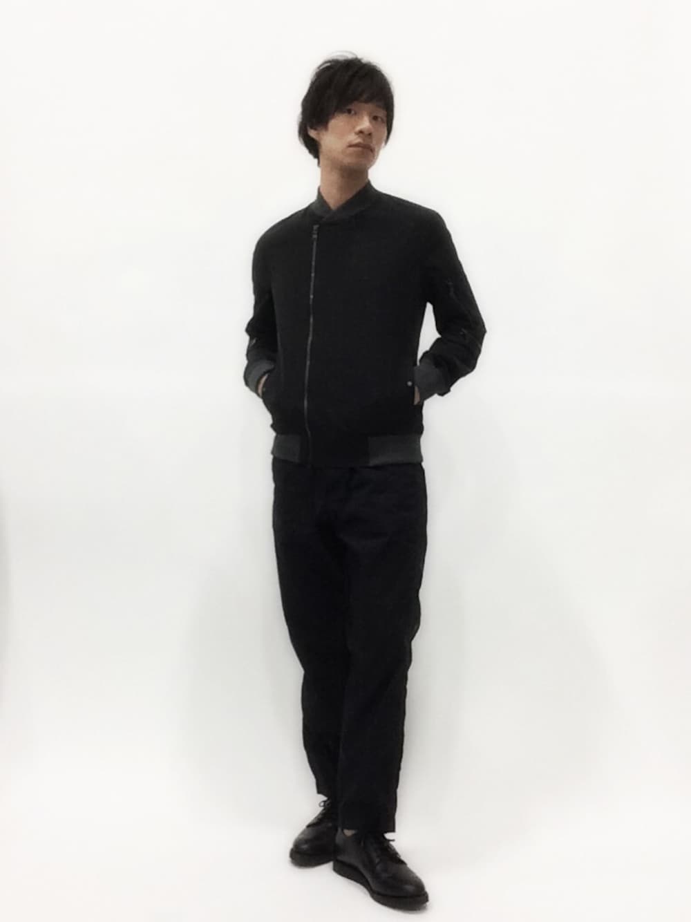 「ライダース、MA-1、オールブラック、wjk、Edition」｜「wjkのstretch MA-1 riders （ライダースジャケット、ブラック系）」を使った、NandeyaNenさん（メンズ・180cm）の春コーディネートの1枚目の写真