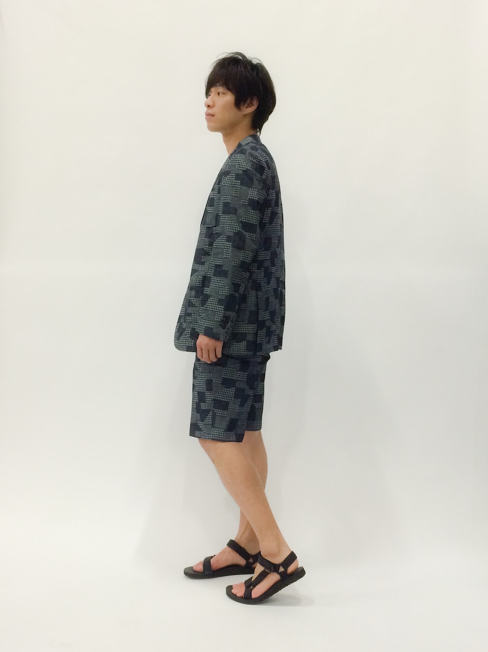 「C.E.L.STORE、RING、セットアップスタイル、RING JAKET」｜「AND CELのAND CEL/アンドセル RING JACKET DENIM（テーラードジャケット、ブラック系）」を使った、NandeyaNenさん（メンズ・180cm）の春コーディネートの1枚目の写真