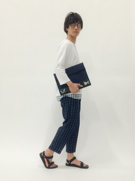 「JUNRED（ジュンレッド）のアイテム（クラッチバッグ）」を使った、NandeyaNenさん（メンズ・180cm）の春コーディネート