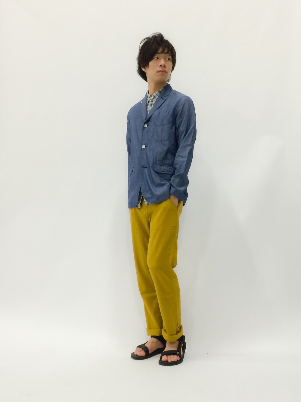 「STILL BY HAND、OUTLET、ciaopanicTYPY、bloomandblanch、stradaest」｜「OUTLETの【BLOOM&BLANCH】半袖チェックシャツM（シャツ/ブラウス、ブルー系）」を使った、NandeyaNenさん（メンズ・180cm）の春コーディネートの1枚目の写真