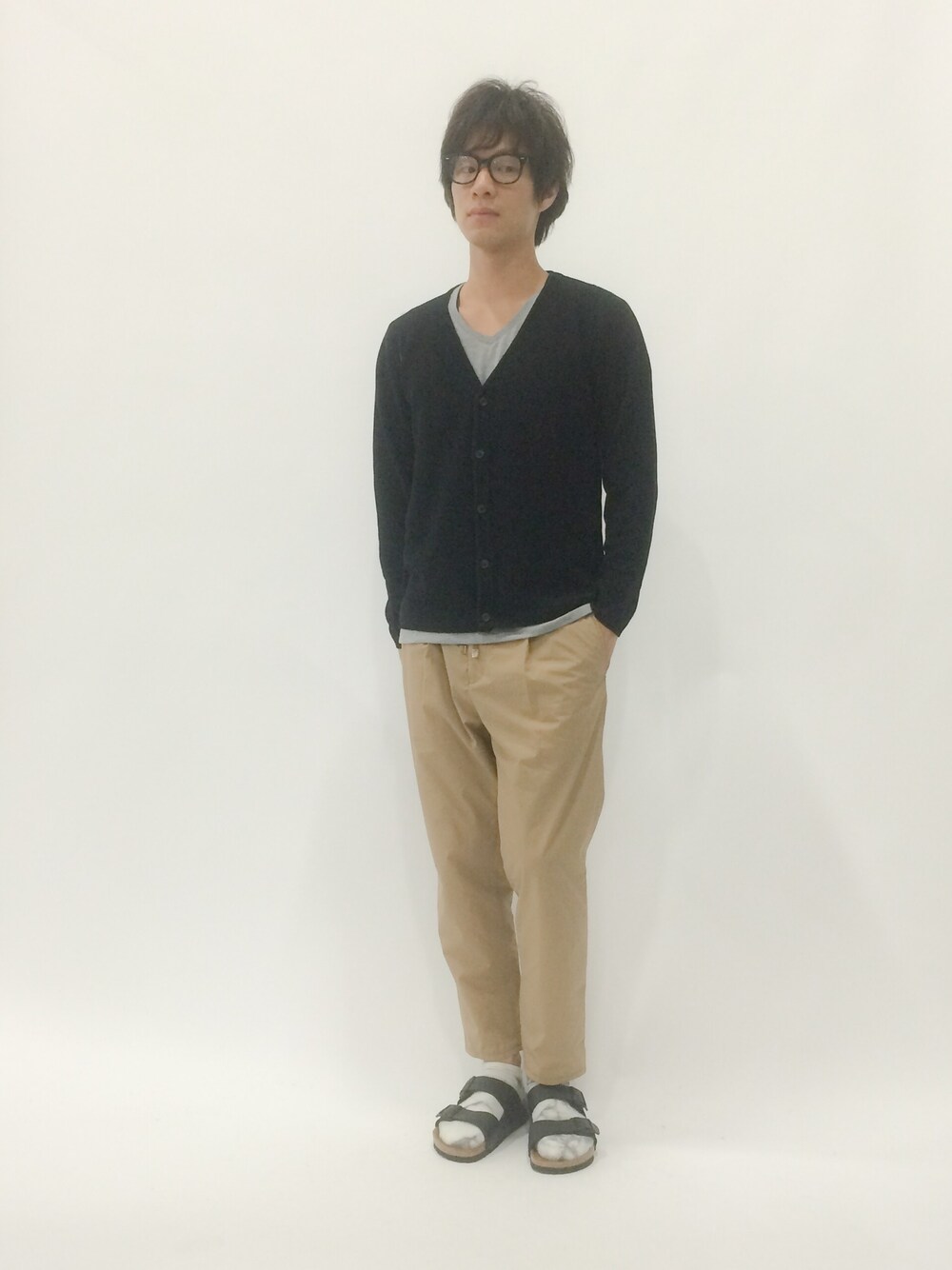 「birkenstock、STUDIOUS、wjk、nano・universe、シルケット」｜「STUDIOUS SELECTの【STUDIOUS TOKYO】タイプライターイージーアンクルパンツ（その他パンツ、ベージュ系）」を使った、NandeyaNenさん（メンズ・180cm）の春コーディネートの1枚目の写真