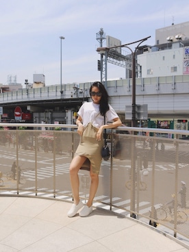「GIVENCHY（ジバンシイ）のアイテム（チュニック）」を使った、melinda wangさん（レディース・170cm）の夏コーディネート