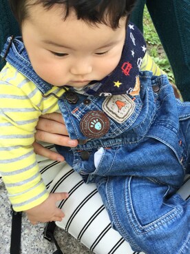 「babyGAP（babyGAP）のアイテム（サロペット/オーバーオール、ブルー系）」を使った、sunnyKさん（キッズ・70cm）の春コーディネート