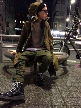 「ISAMU KATAYAMA BACKLASH（イサムカタヤマバックラッシュ）のアイテム（カーゴパンツ）」を使った、サトウ コウタさん（メンズ・179cm）の秋コーディネート