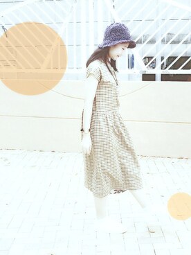 「CASIO」｜「アイテム（ニットキャップ/ビーニー）」を使った、Ling Yiさん（レディース・160cm）の秋コーディネート