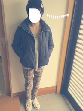 「アイテム（アナログ腕時計、ピンク系）」を使った、かほやさん（レディース・158cm）の冬コーディネート