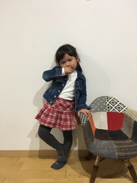 「party ticketのアイテム（デニムジャケット、ブルー系）」を使った、niiiinaさん（キッズ・130cm）の秋コーディネート