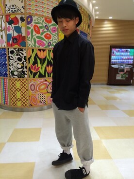 「GAP（ギャップ）のスウェット（その他パンツ、グレー系）」を使った、manayaさん（メンズ・165cm）の春コーディネート