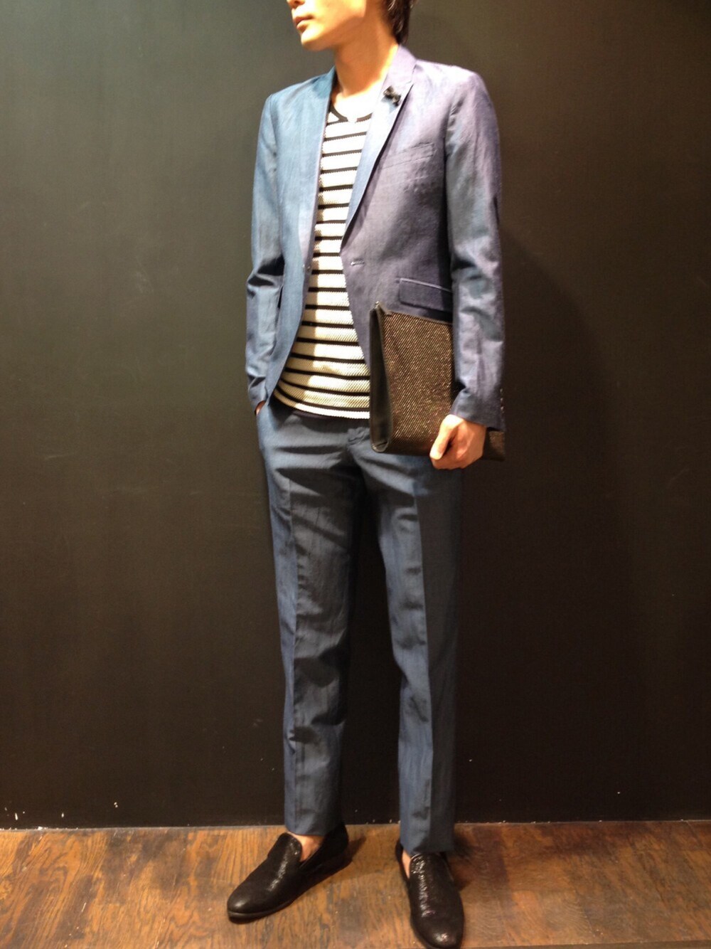 「シンプル、ＧＷ、夏、白Tシャツ、オトナカジュアル、ネイビー、セットアップ、ローファー、5351 POUR LES HOMMES、夏コーデ」｜「5351 POUR LES HOMMESのアイテム（テーラードジャケット、ブルー系）」を使った、TAKASHIさん（メンズ・173cm）の春コーディネートの1枚目の写真