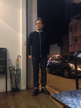 「Audience（オーディエンス）のアイテム（デニムジャケット）」を使った、吳俊修さん（メンズ・170cm）の冬コーディネート