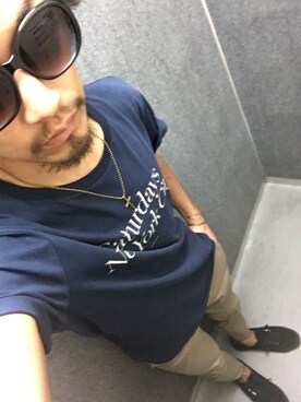 「サタデーズ ニューヨークシティ (Saturdays NYC)」｜「アイテム（チノパンツ）」を使った、Keishi Yamashitaさん（メンズ・170cm）の秋コーディネート