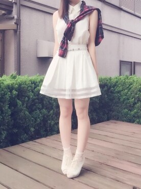 「セシルマクビーのアイテム（シャツ/ブラウス、ホワイト系）」を使った、yuki.mさん（レディース・165cm）の秋コーディネート