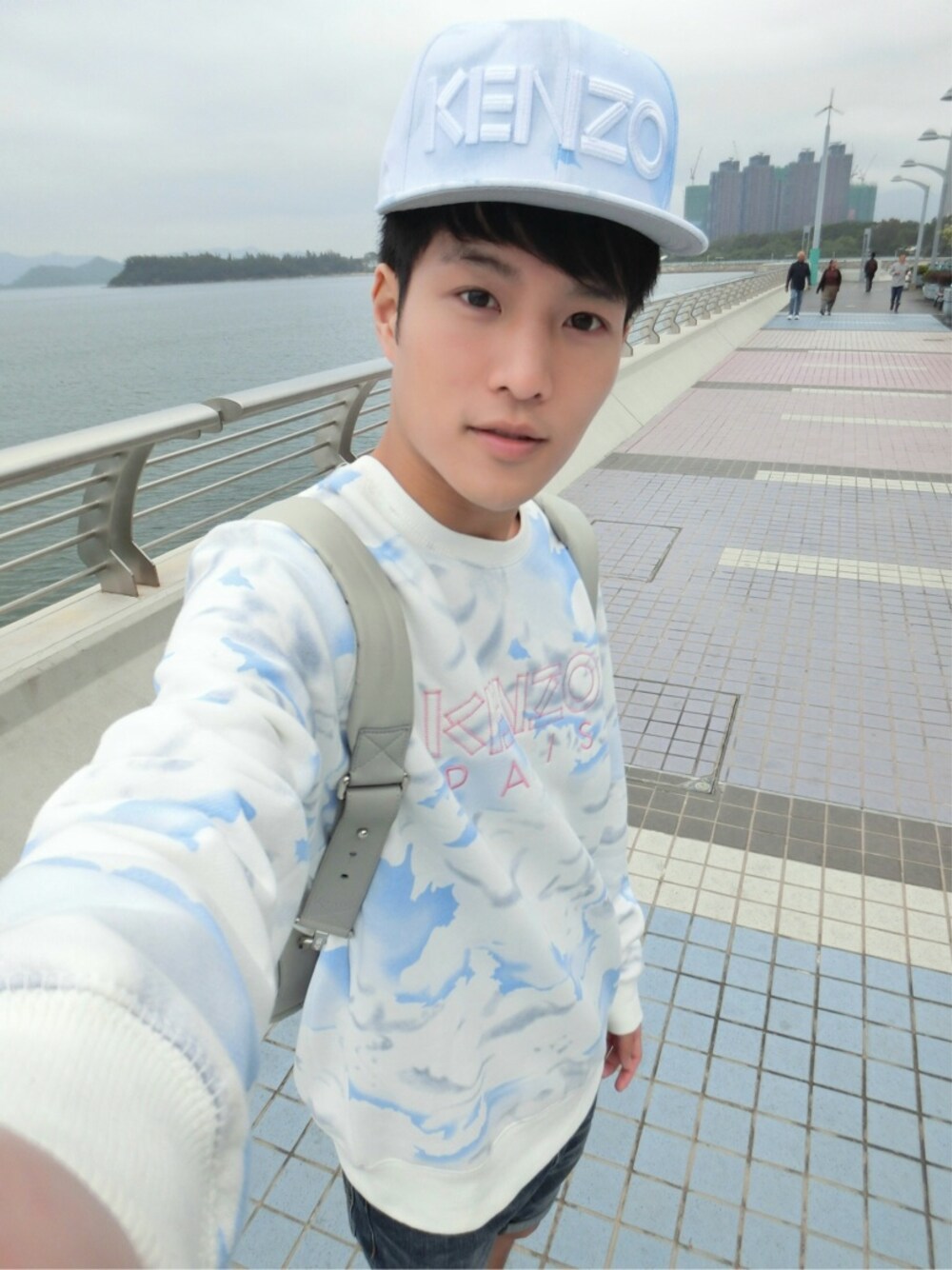 「KENZOのアイテム（キャップ、ブルー系）」を使った、Jeterpanさん（メンズ・173cm）の秋コーディネートの1枚目の写真