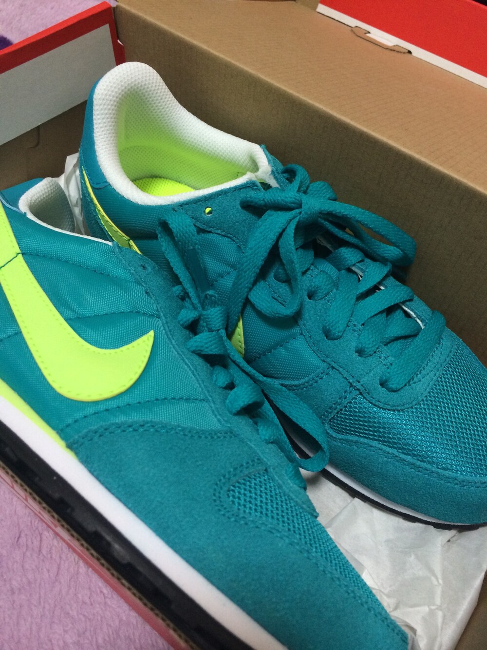 「グリーン、へザー、ナイキ、ランニングシューズ」｜「HeatherのNIKEジニコ　540761（スニーカー、グリーン系）」を使った、yuiさん（レディース・165cm）の春コーディネートの1枚目の写真