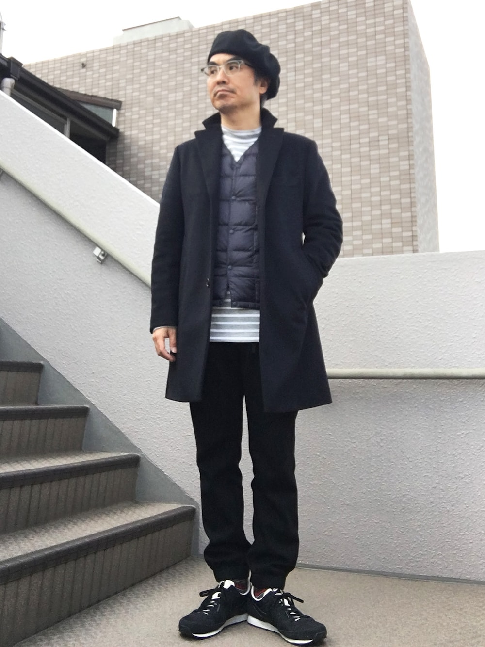 「チェスターコート、ベレー帽、ジョガーパンツ、ベレー帽推奨委員会」｜「417 EDIFICEの◇VALLOM BROSA EXCLUSIVEチェスターコート（チェスターコート、ブルー系）」を使った、Taka＠TeamSixtiesさん（メンズ・169cm）の冬コーディネートの1枚目の写真